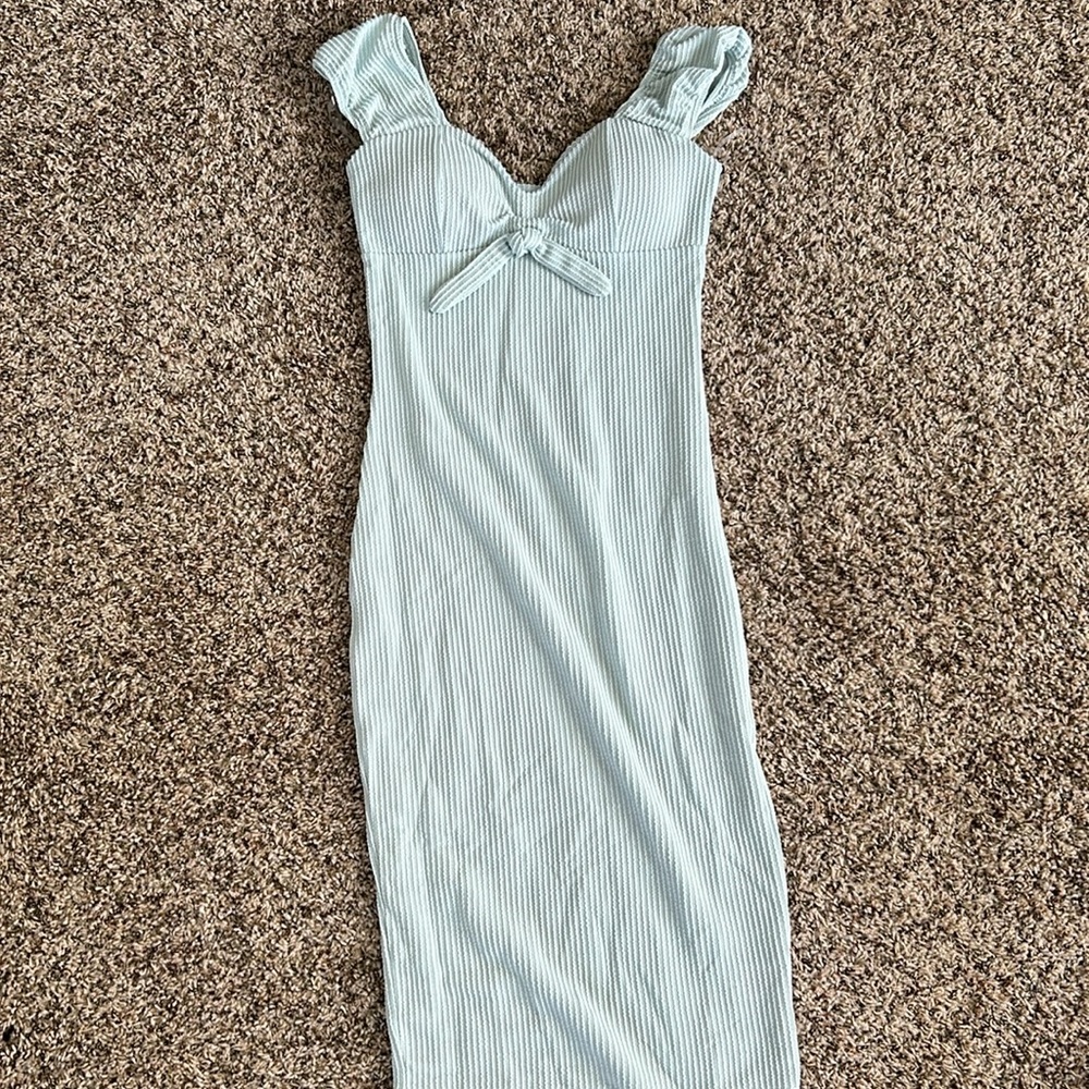 NWOT midi bodycon dress with cap sleeves
